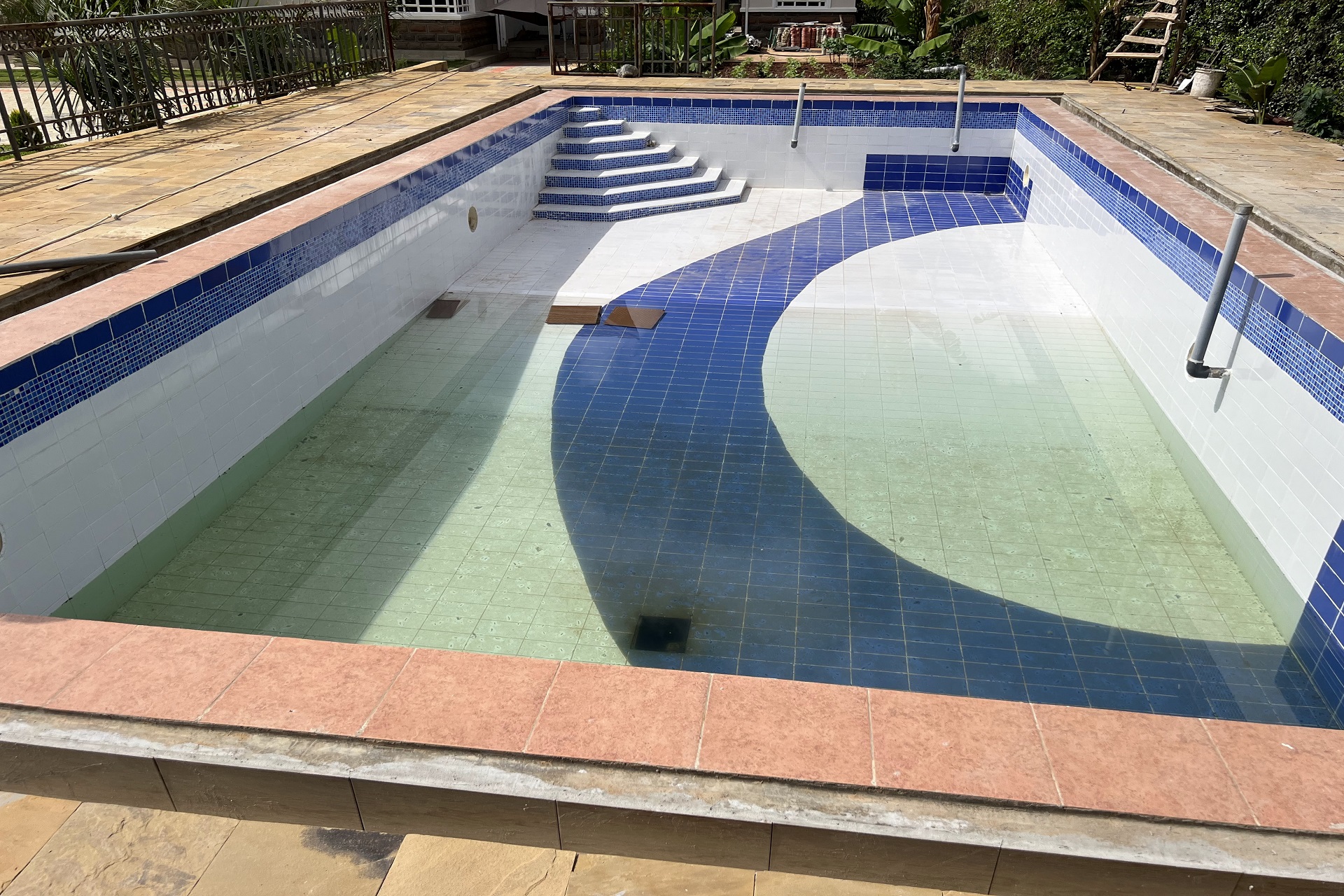 factors affecting the cost of building a swimming pool in Kenya